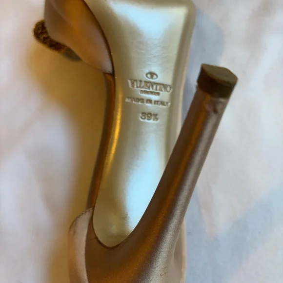 Valentino Garavani Women’s Shoes. Satin-cloth dusty pink. Size 39.5 or 9.5 - Picture 8 of 8